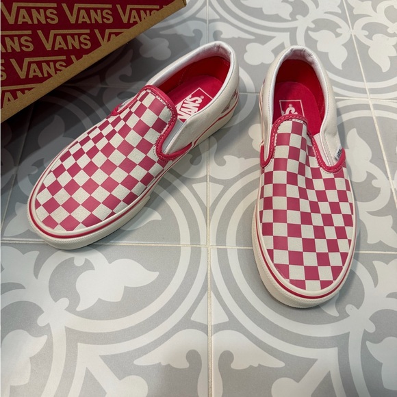 NWT Vans Checkerboard Slip-On Pink and White - Picture 2 of 4